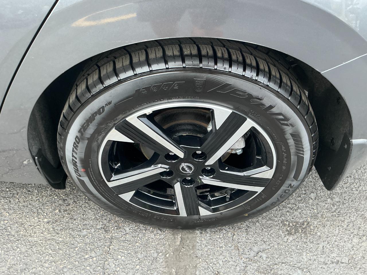 Nissan Sentra SV CVT 2025