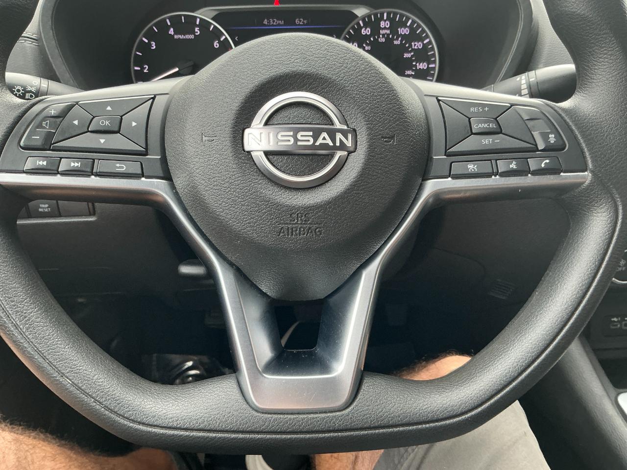Nissan Sentra SV CVT 2025