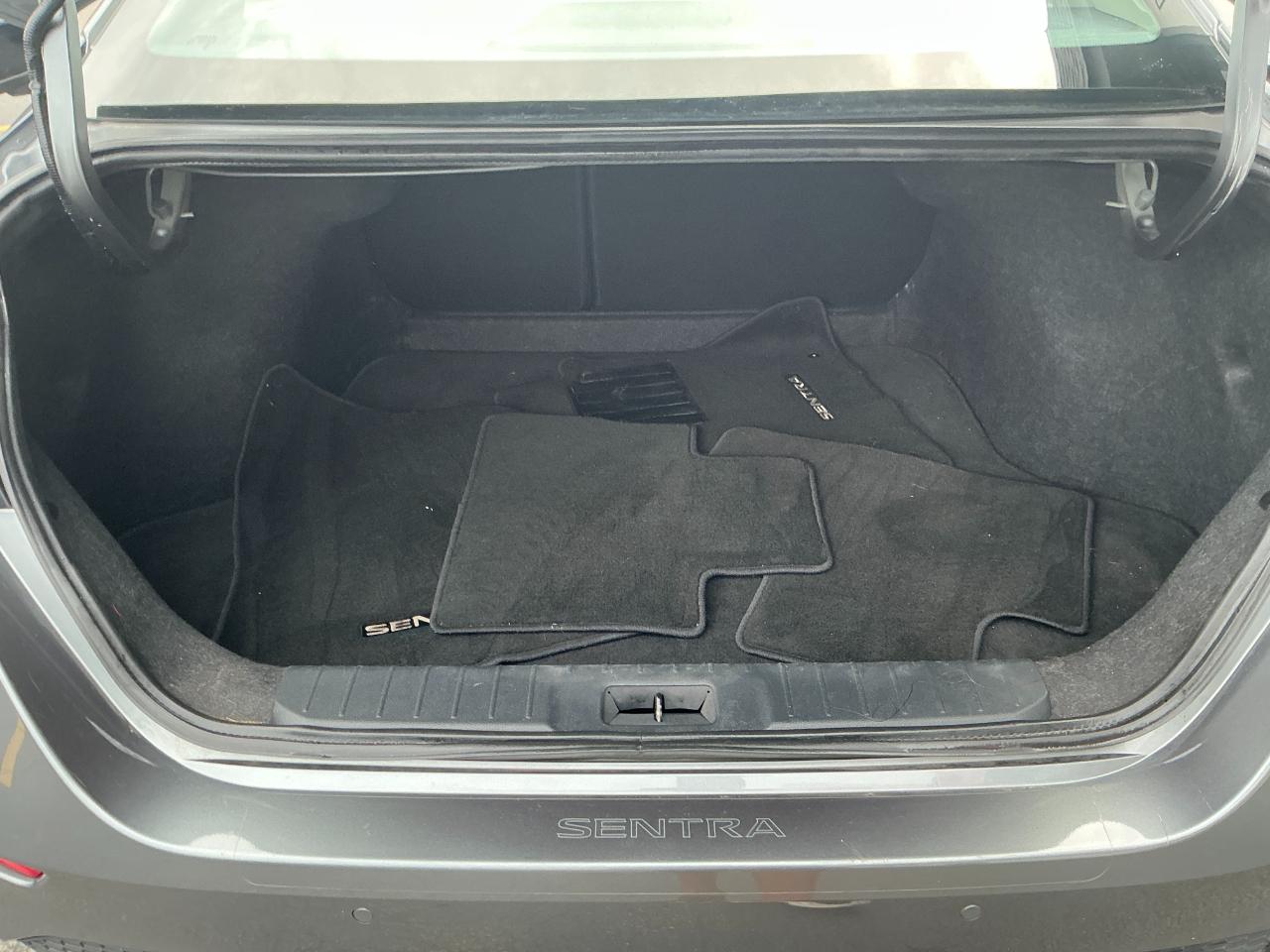 Nissan Sentra SV CVT 2025
