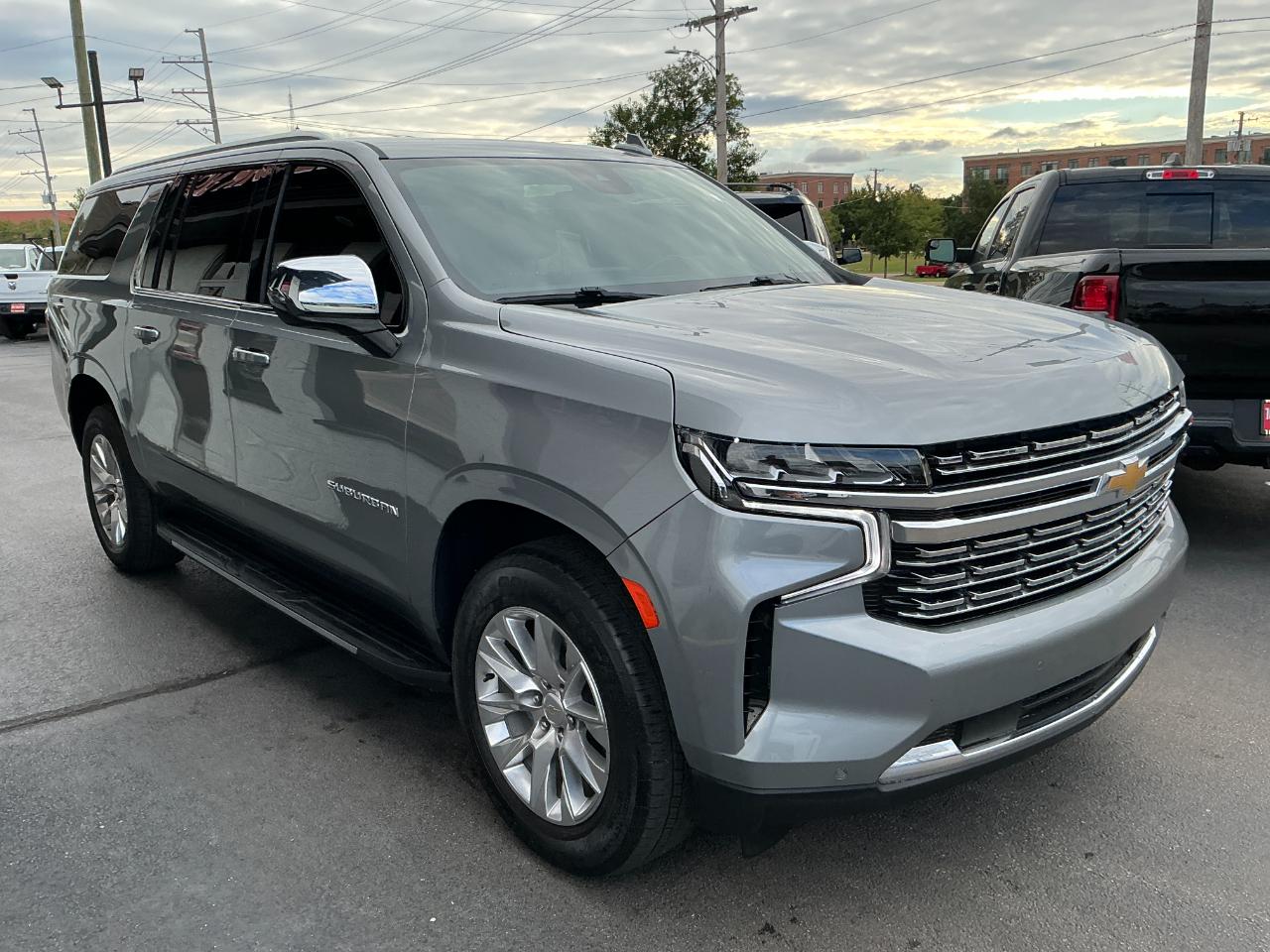 Chevrolet Suburban 4WD 4dr Premier 2023