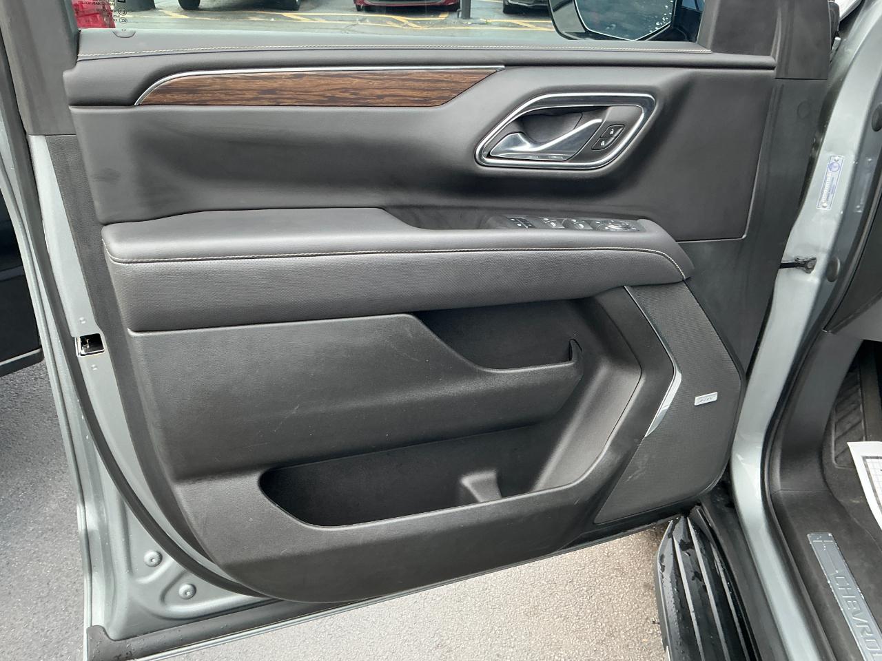 Chevrolet Suburban 4WD 4dr Premier 2023