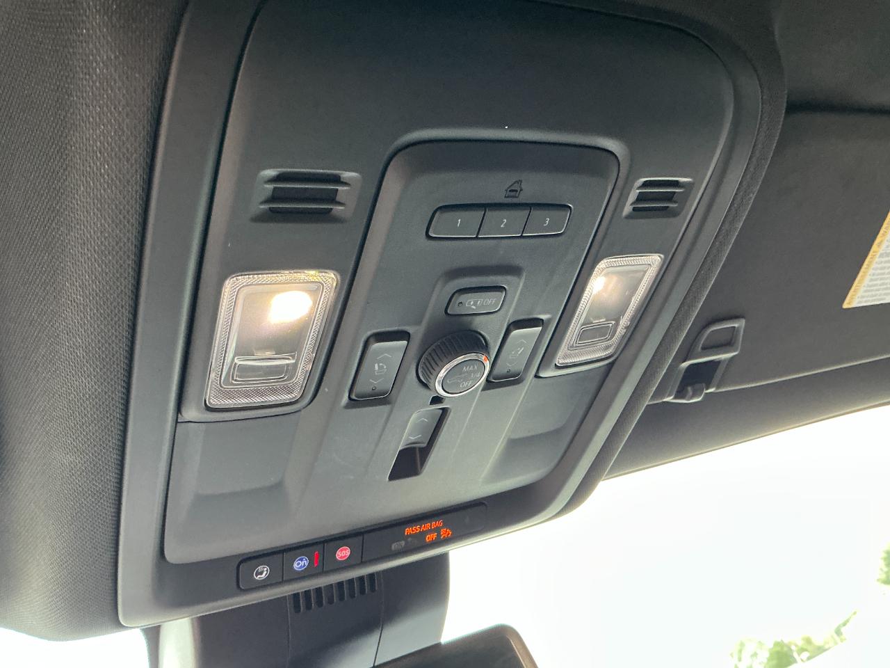 Chevrolet Suburban 4WD 4dr Premier 2023
