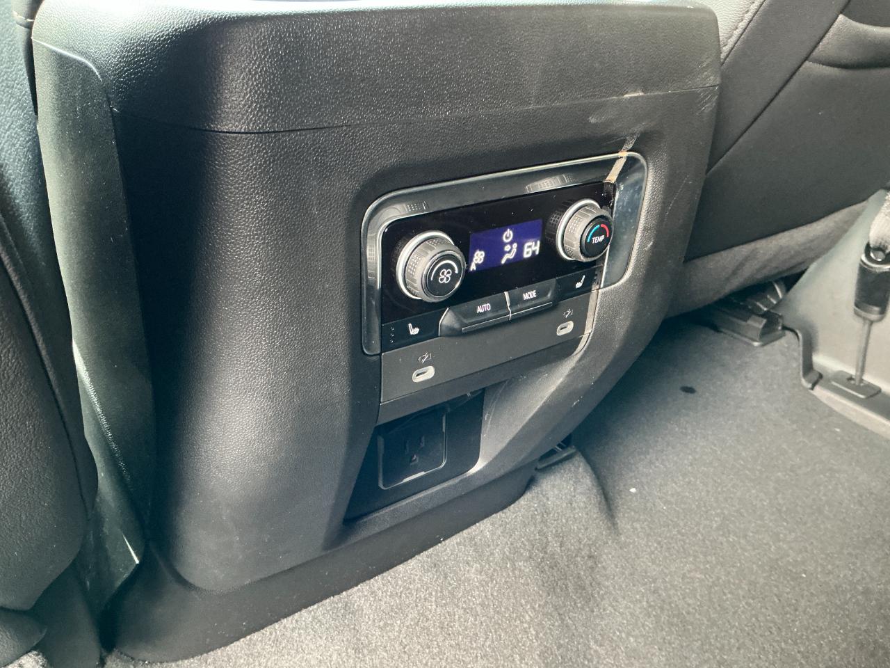 Chevrolet Suburban 4WD 4dr Premier 2023