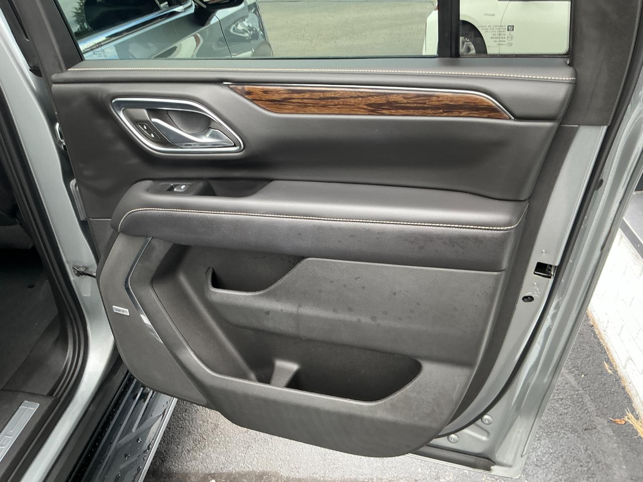 Chevrolet Suburban 4WD 4dr Premier 2023