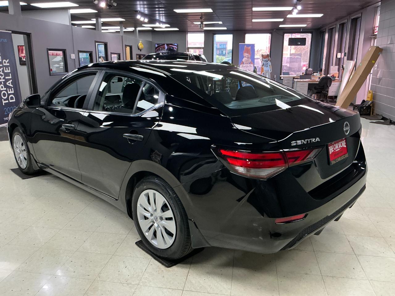 Nissan Sentra S CVT 2025