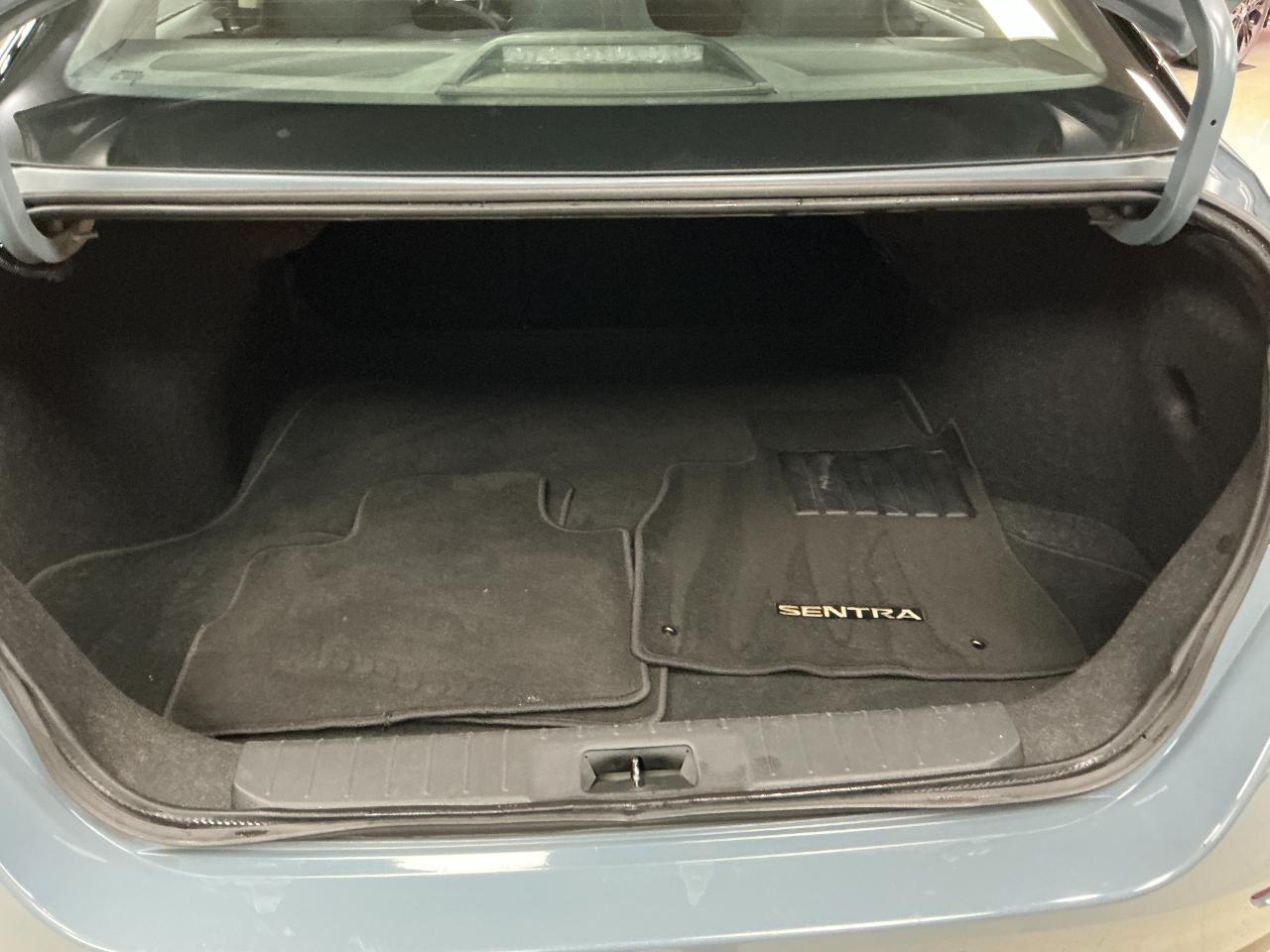 Nissan Sentra SR CVT 2025