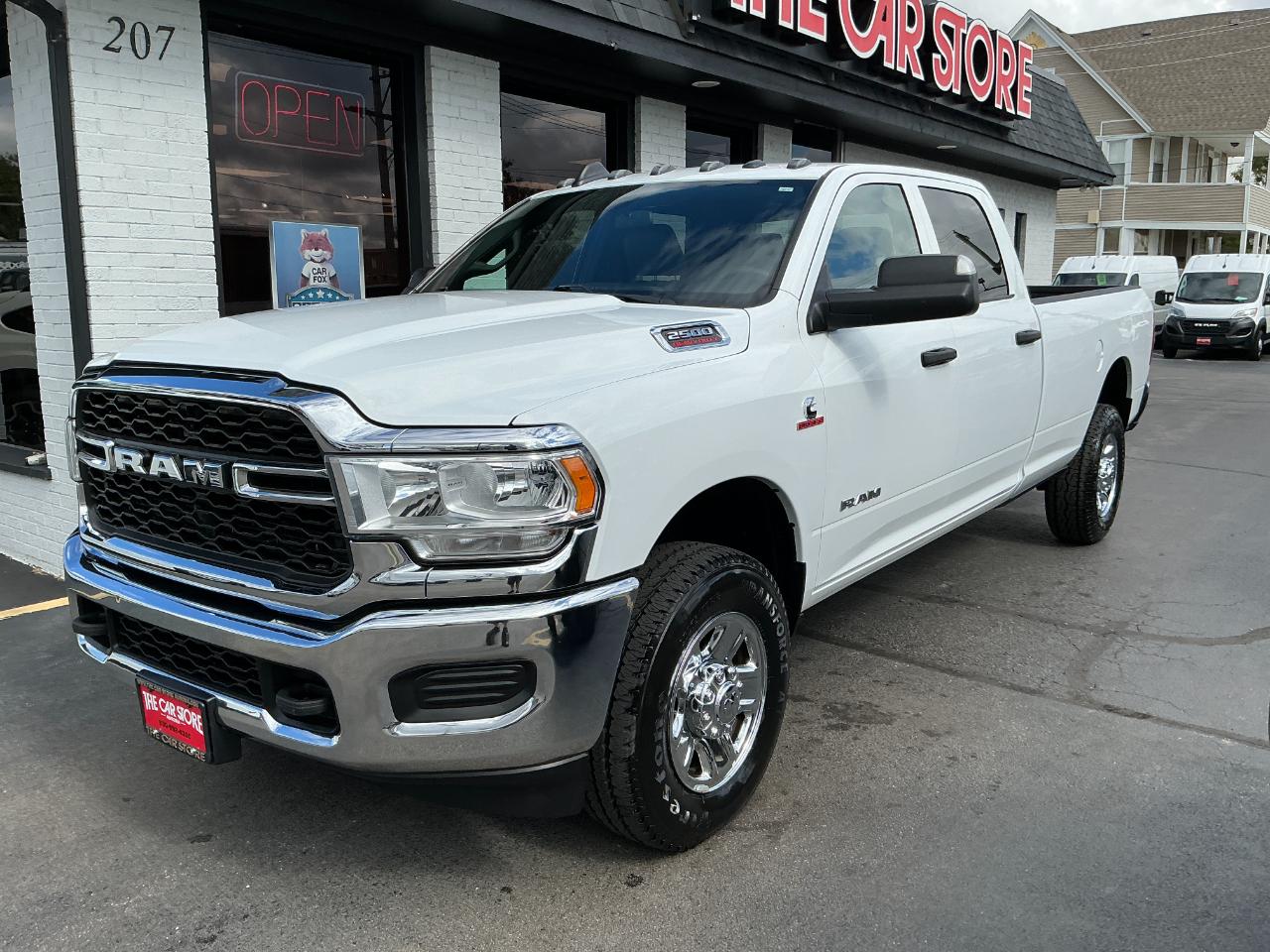 RAM 2500 Tradesman 4x4 Crew Cab 8' Box 2022