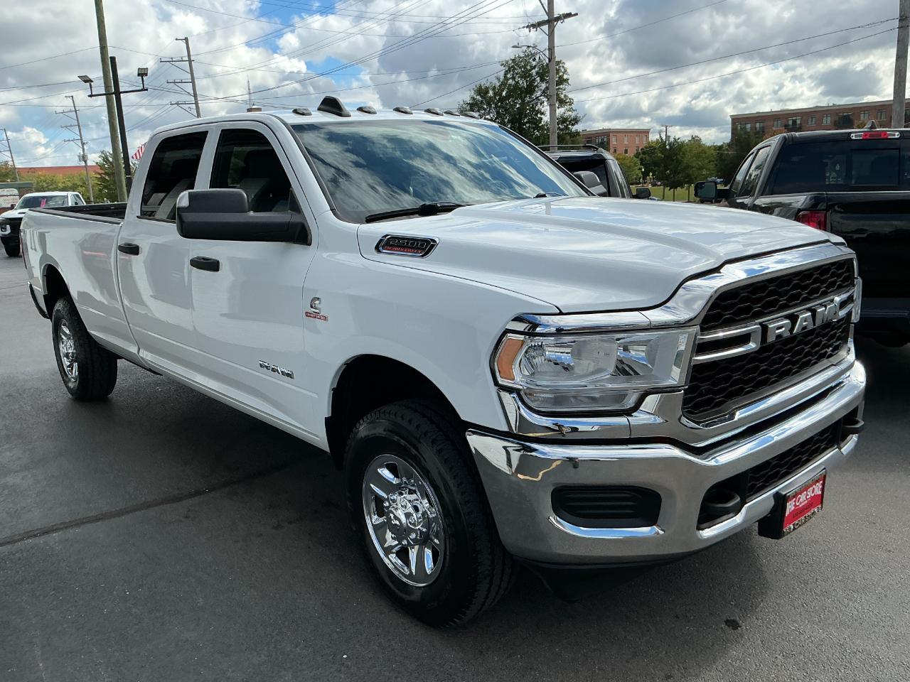 RAM 2500 Tradesman 4x4 Crew Cab 8' Box 2022