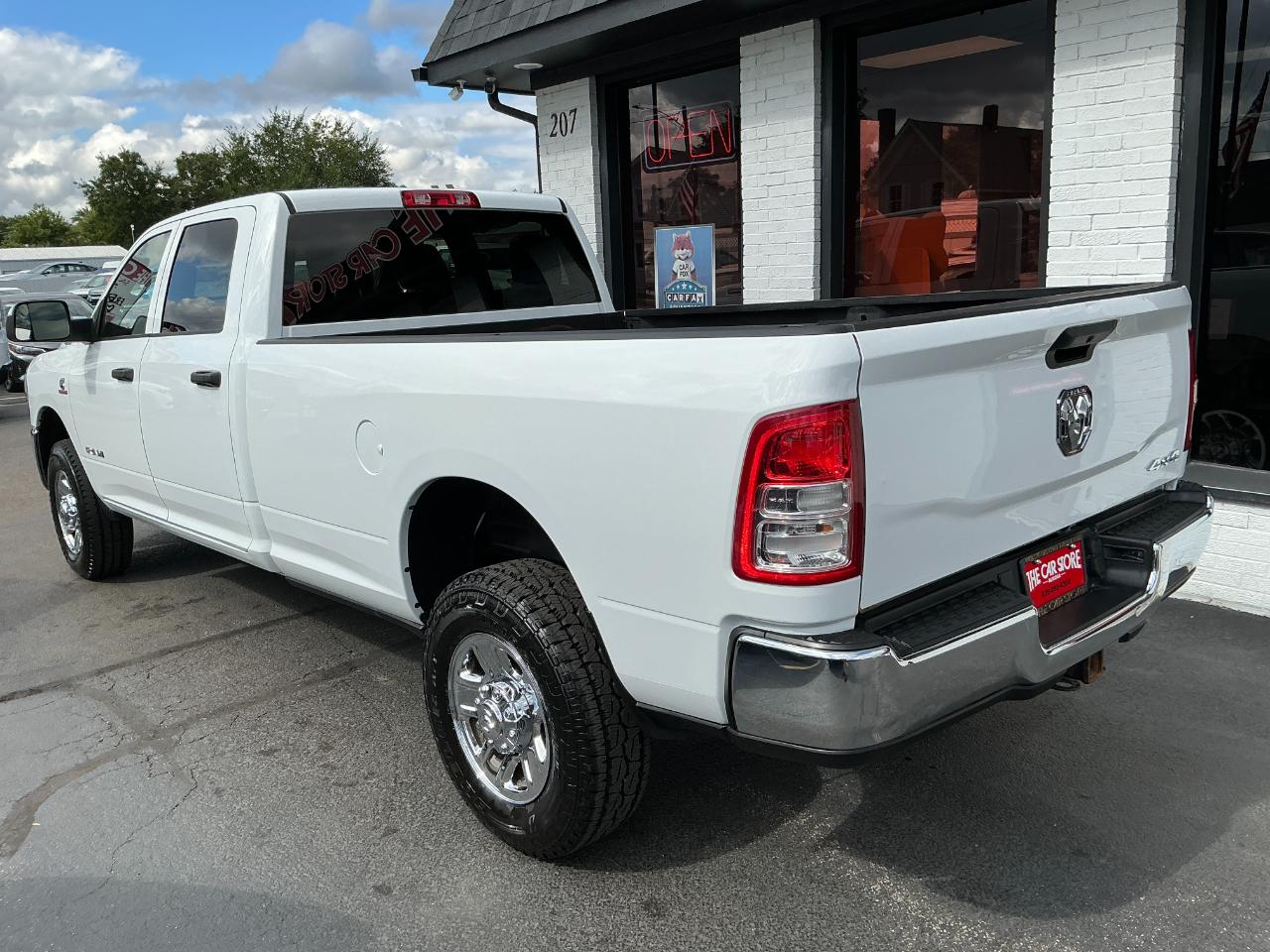 RAM 2500 Tradesman 4x4 Crew Cab 8' Box 2022
