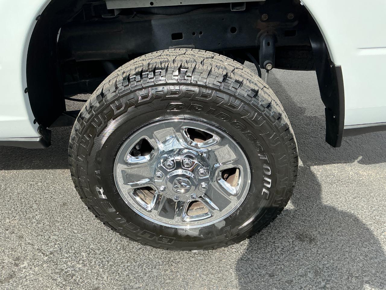 RAM 2500 Tradesman 4x4 Crew Cab 8' Box 2022