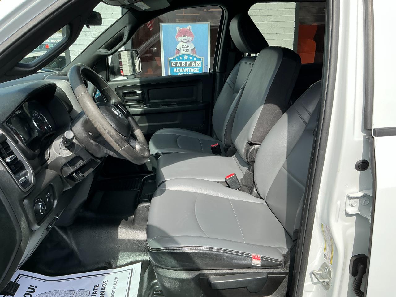 RAM 2500 Tradesman 4x4 Crew Cab 8' Box 2022