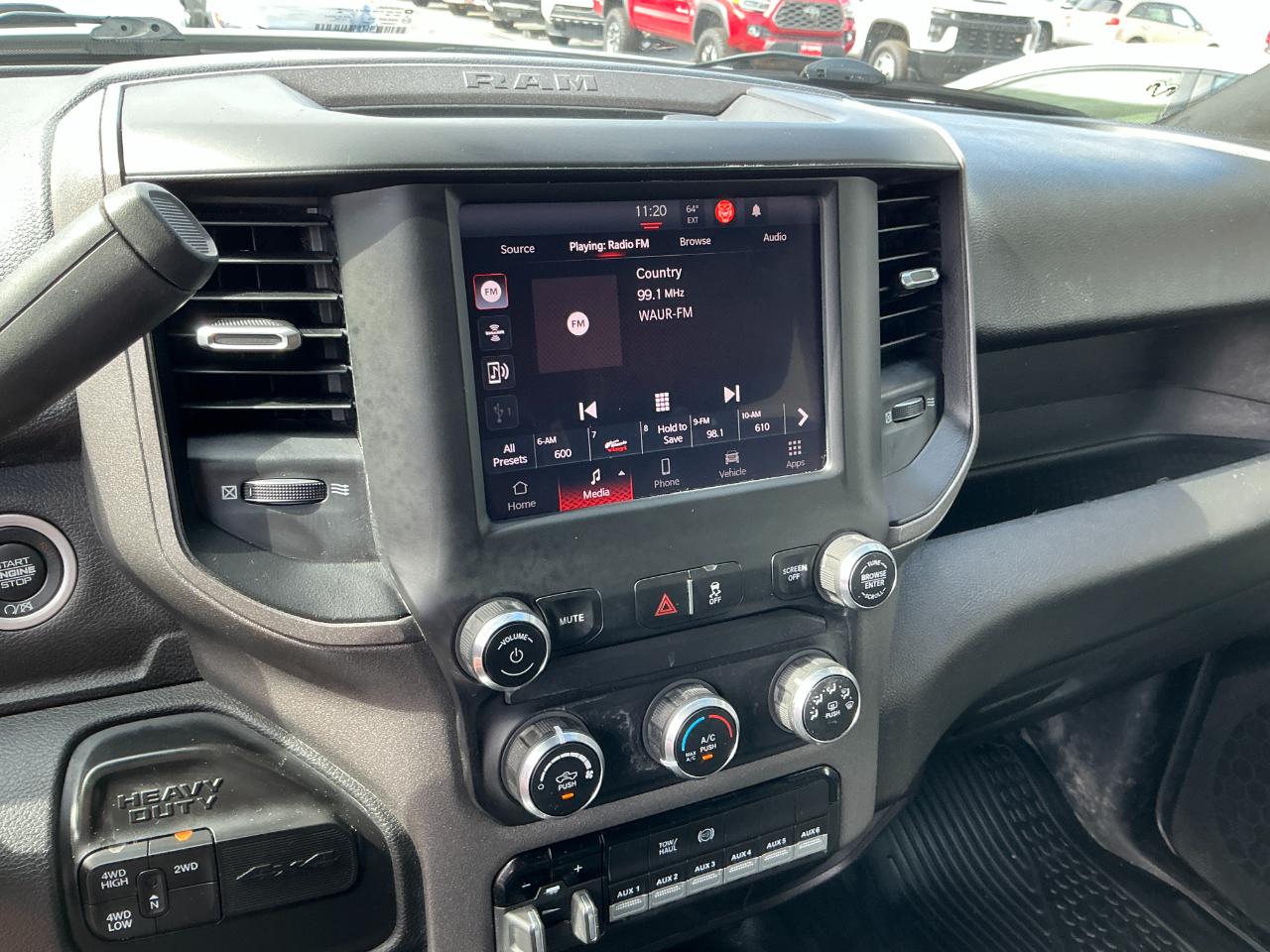 RAM 2500 Tradesman 4x4 Crew Cab 8' Box 2022