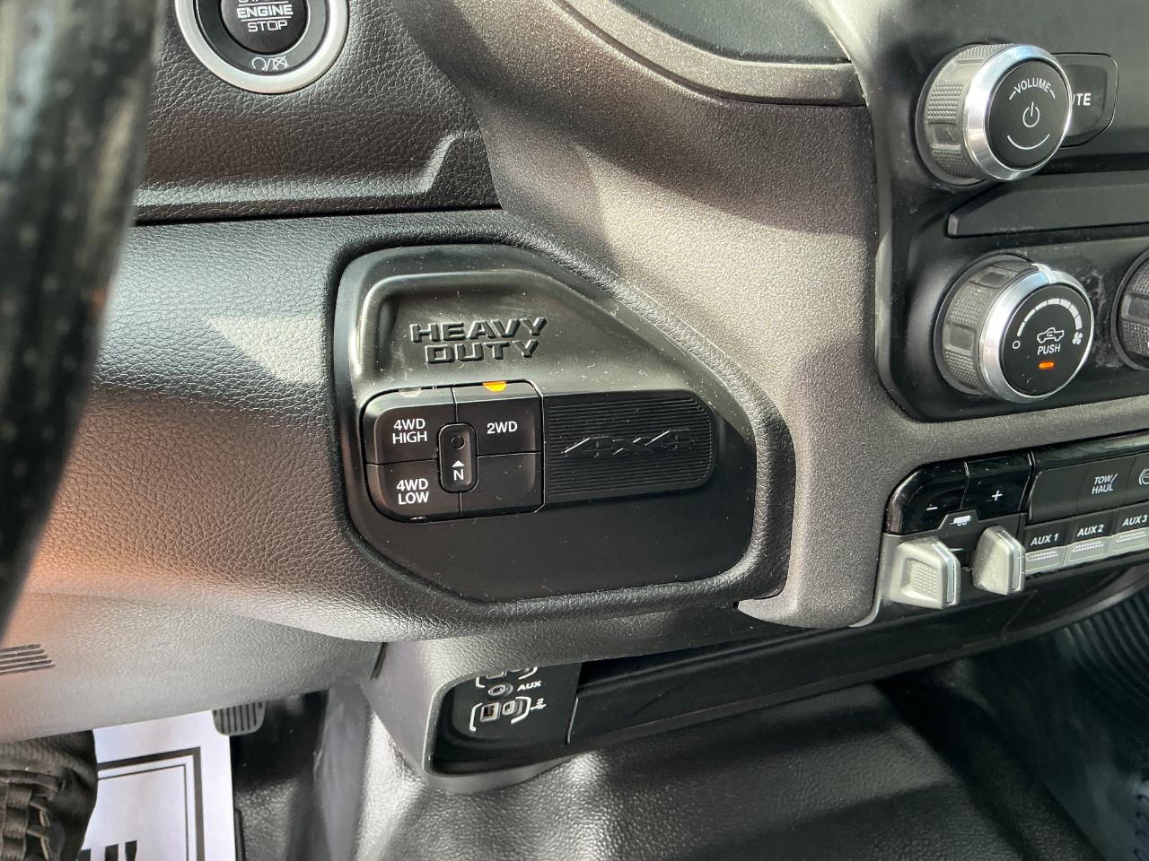 RAM 2500 Tradesman 4x4 Crew Cab 8' Box 2022