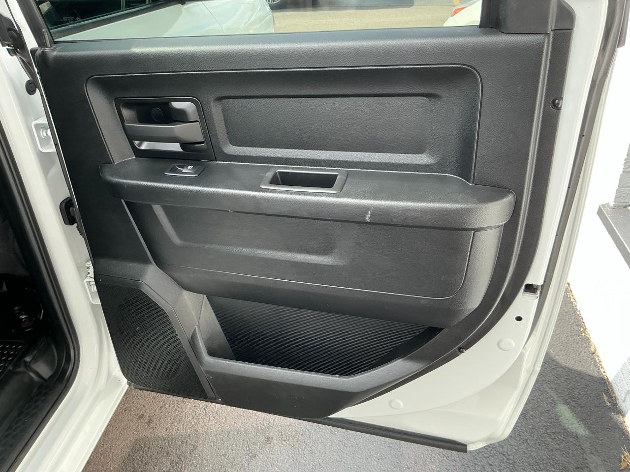 RAM 2500 Tradesman 4x4 Crew Cab 8' Box 2022