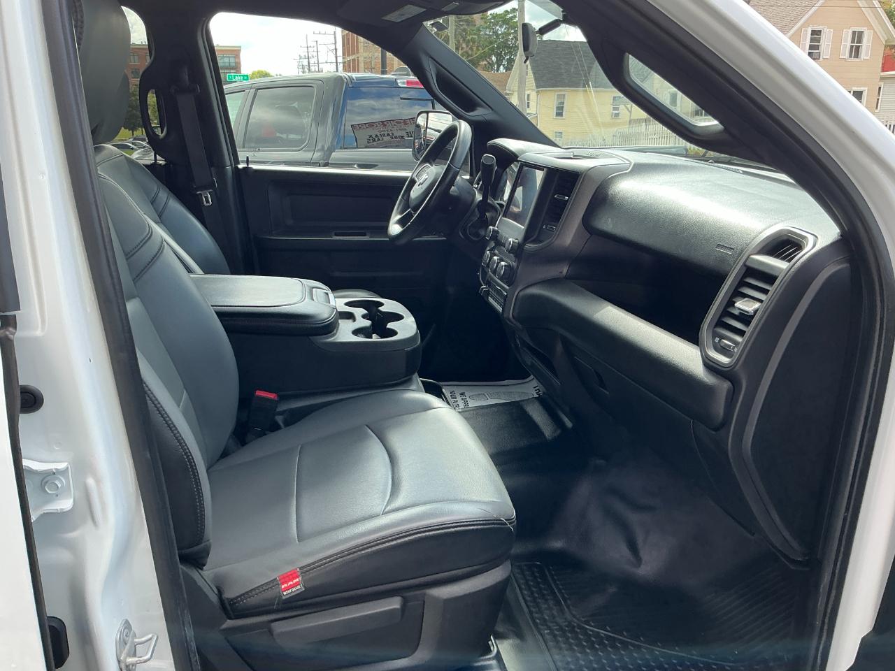 RAM 2500 Tradesman 4x4 Crew Cab 8' Box 2022