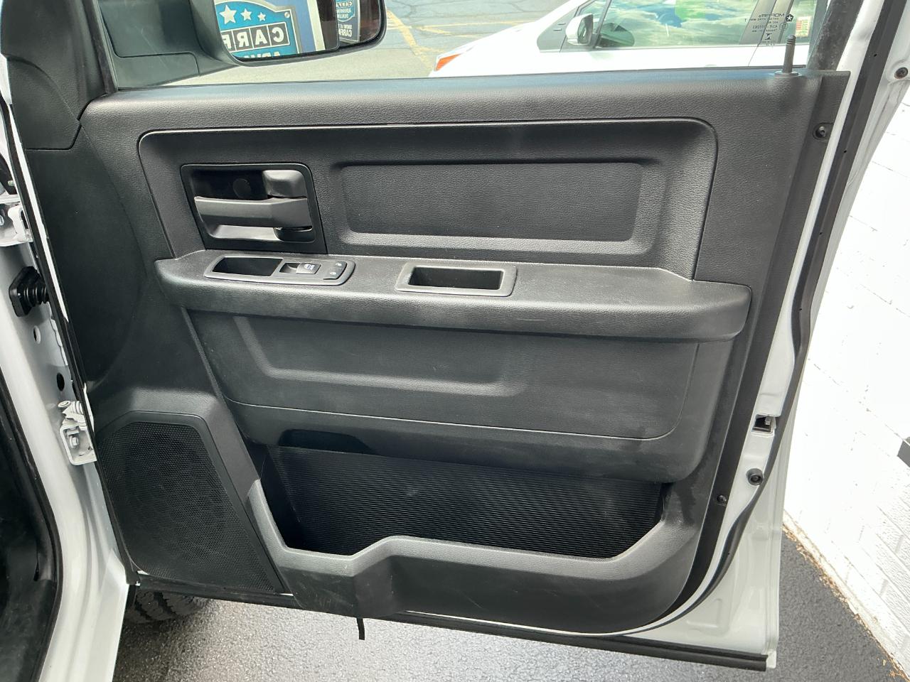 RAM 2500 Tradesman 4x4 Crew Cab 8' Box 2022
