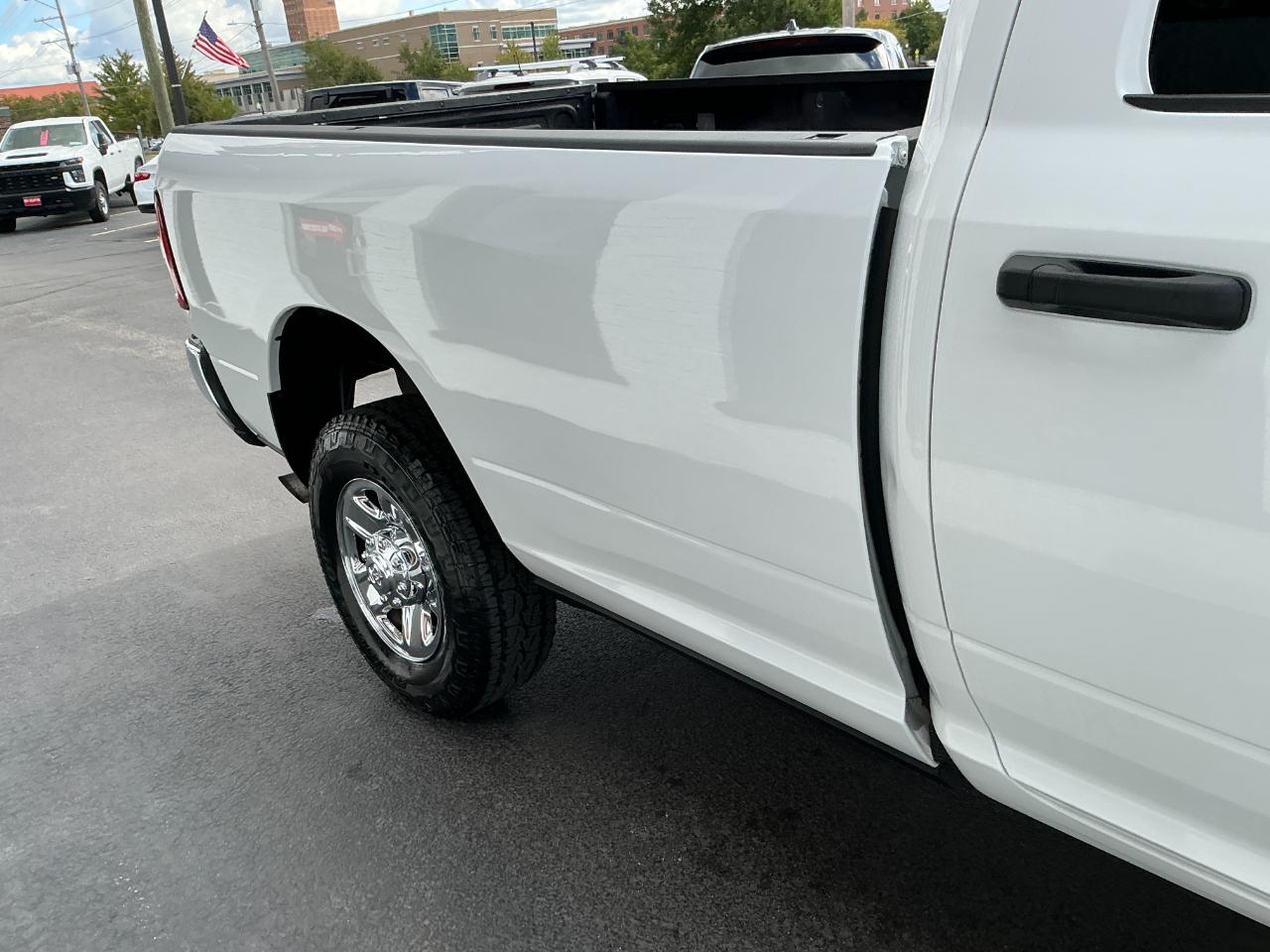 RAM 2500 Tradesman 4x4 Crew Cab 8' Box 2022