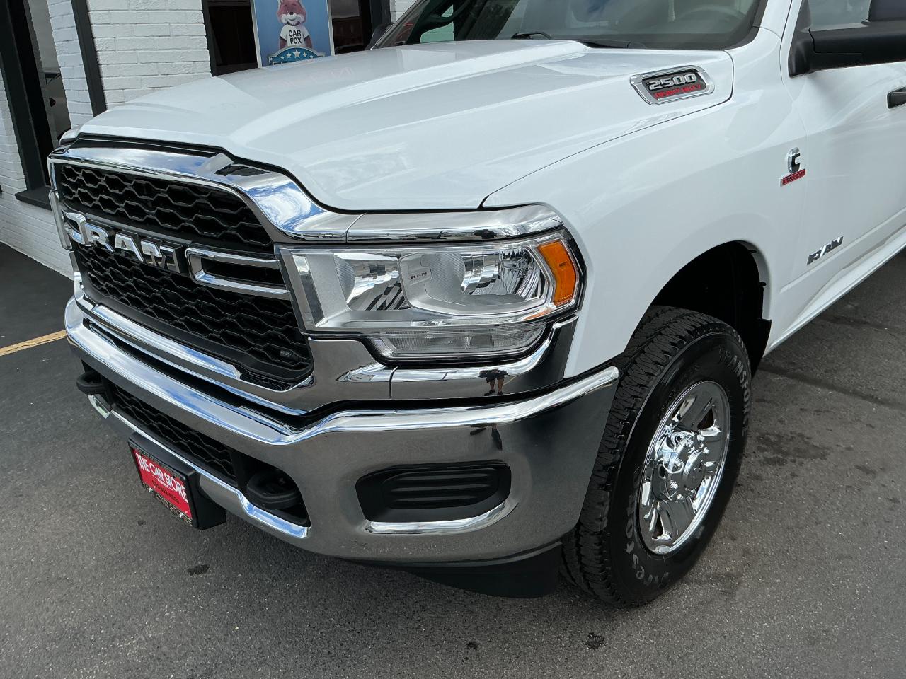 RAM 2500 Tradesman 4x4 Crew Cab 8' Box 2022