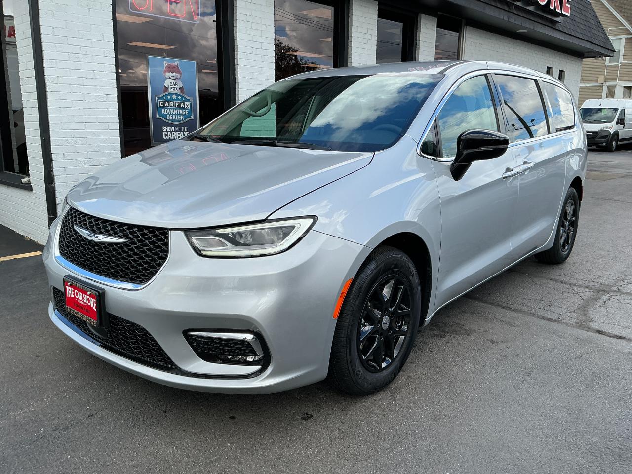 Chrysler Pacifica Touring L FWD 2024