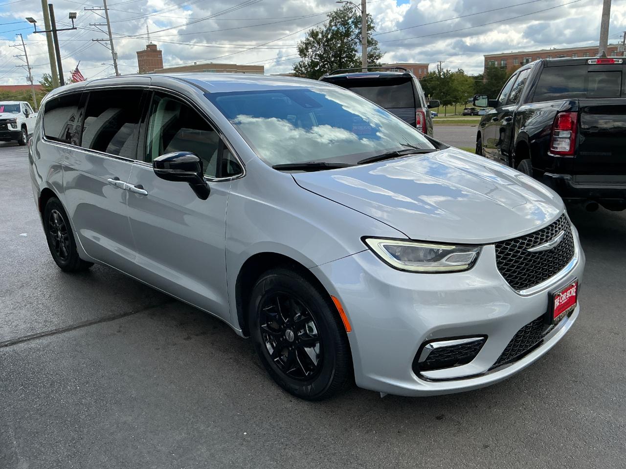 Chrysler Pacifica Touring L FWD 2024