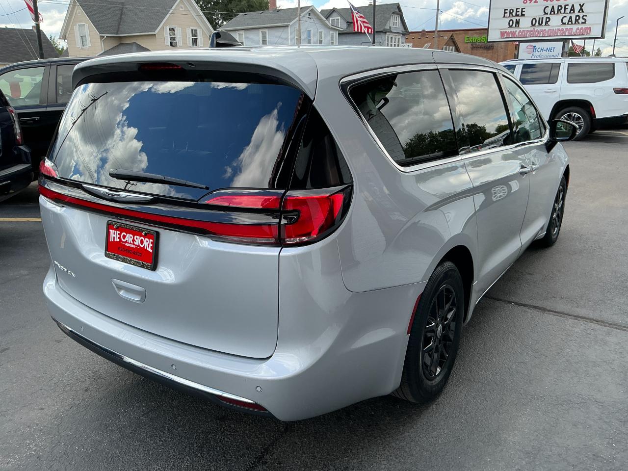 Chrysler Pacifica Touring L FWD 2024