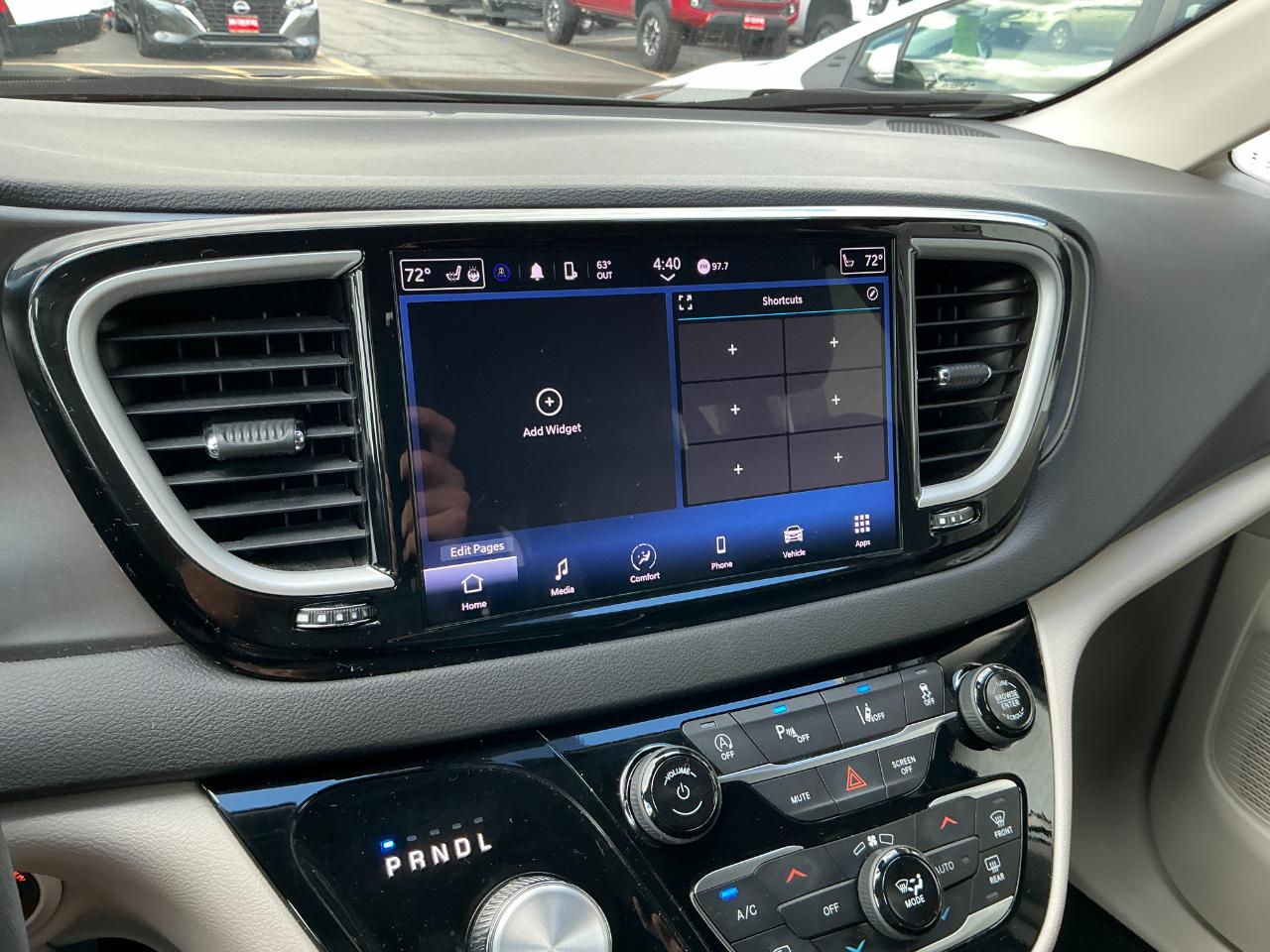 Chrysler Pacifica Touring L FWD 2024