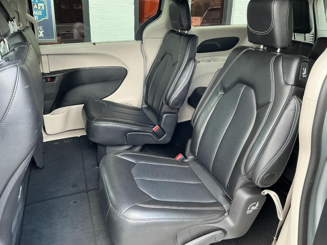Chrysler Pacifica Touring L FWD 2024