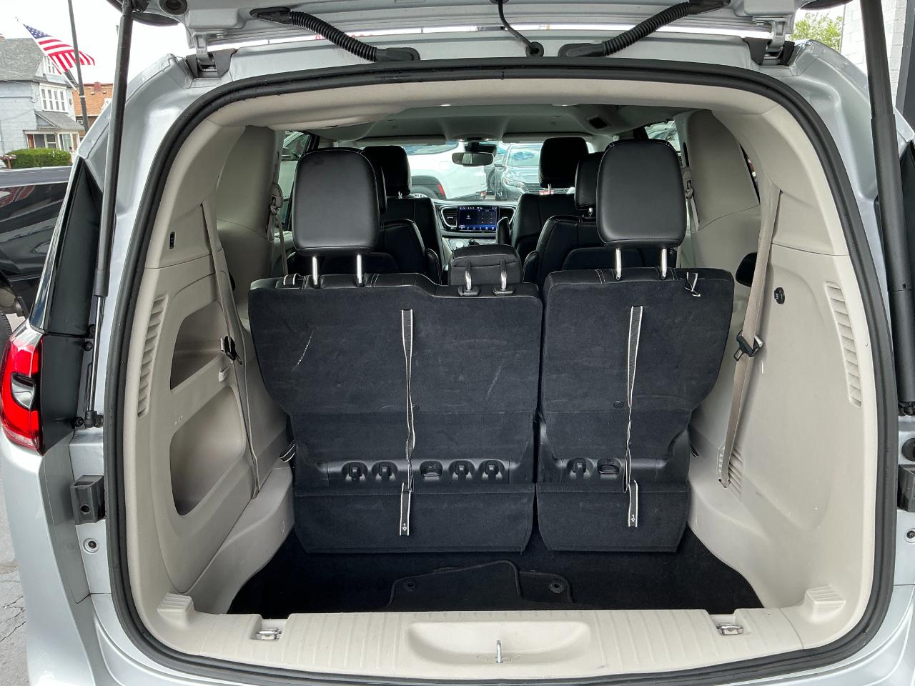 Chrysler Pacifica Touring L FWD 2024