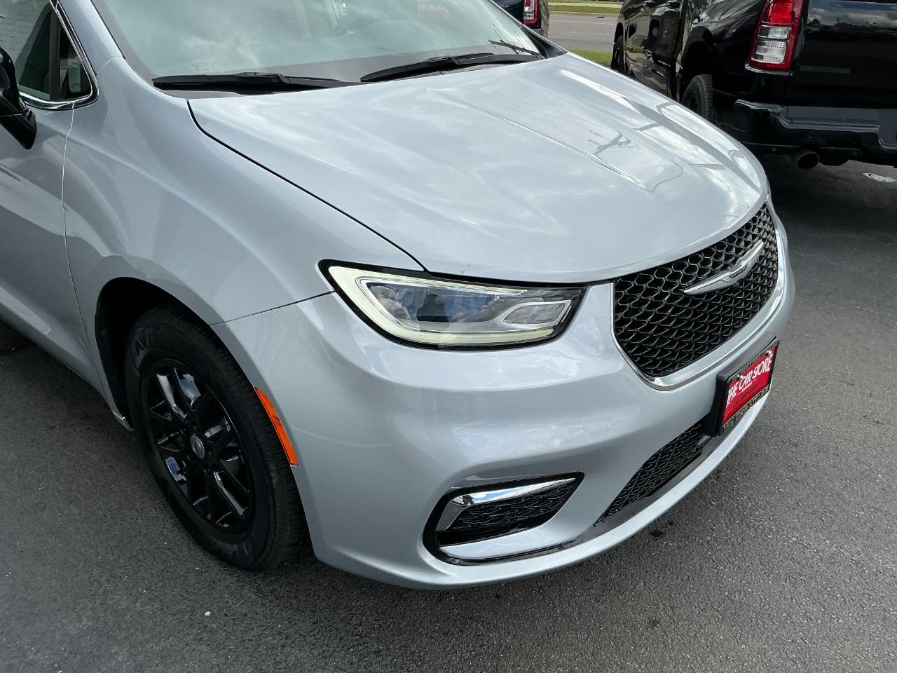 Chrysler Pacifica Touring L FWD 2024