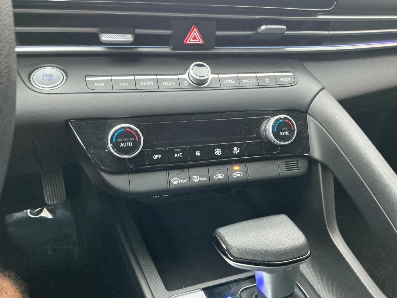 Hyundai Elantra SEL IVT 2024
