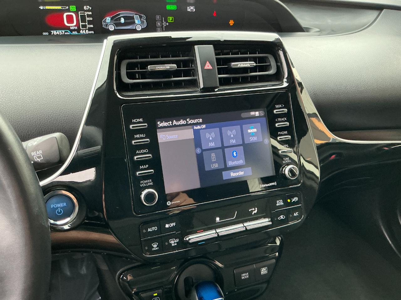 Toyota Prius XLE AWD-e (Natl) 2022