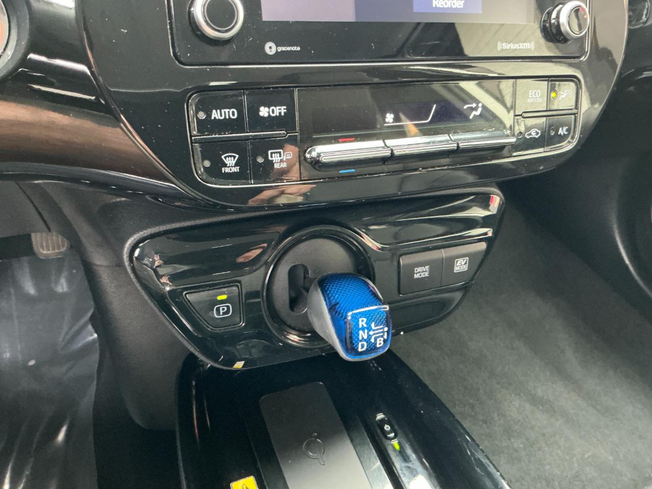Toyota Prius XLE AWD-e (Natl) 2022
