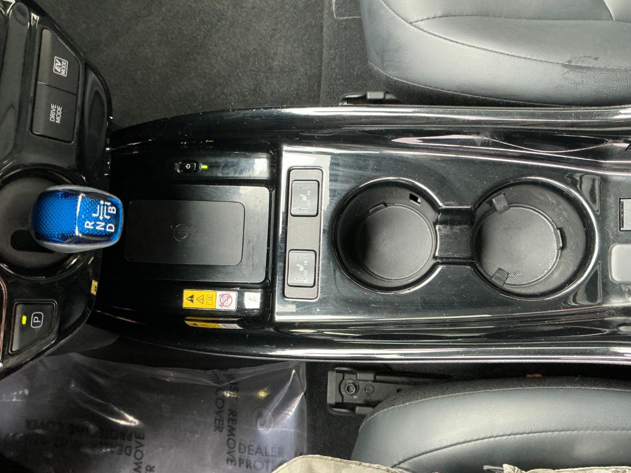 Toyota Prius XLE AWD-e (Natl) 2022