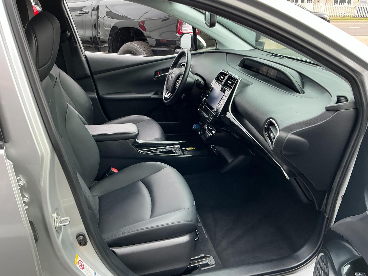 Toyota Prius XLE AWD-e (Natl) 2022
