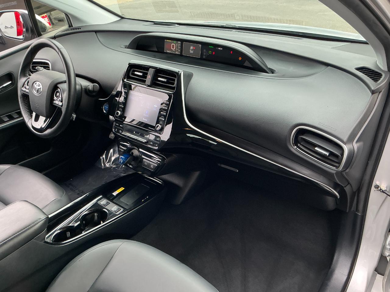 Toyota Prius XLE AWD-e (Natl) 2022