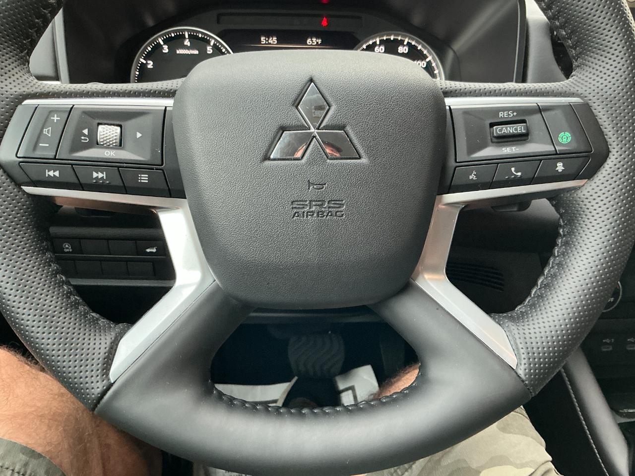 Mitsubishi Outlander SE FWD 2026
