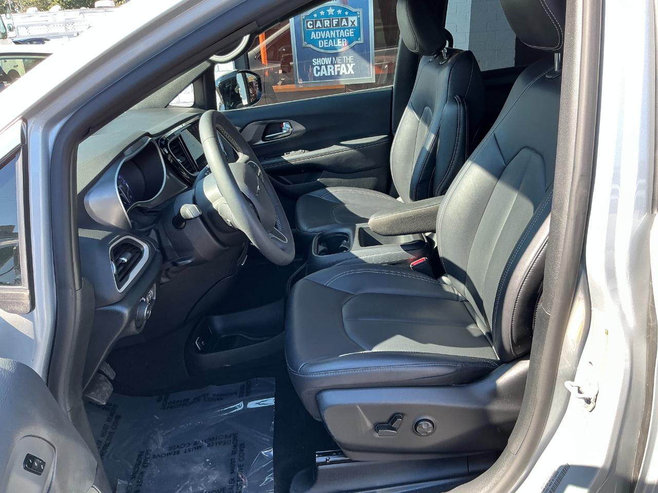 Chrysler Pacifica Select FWD 2026