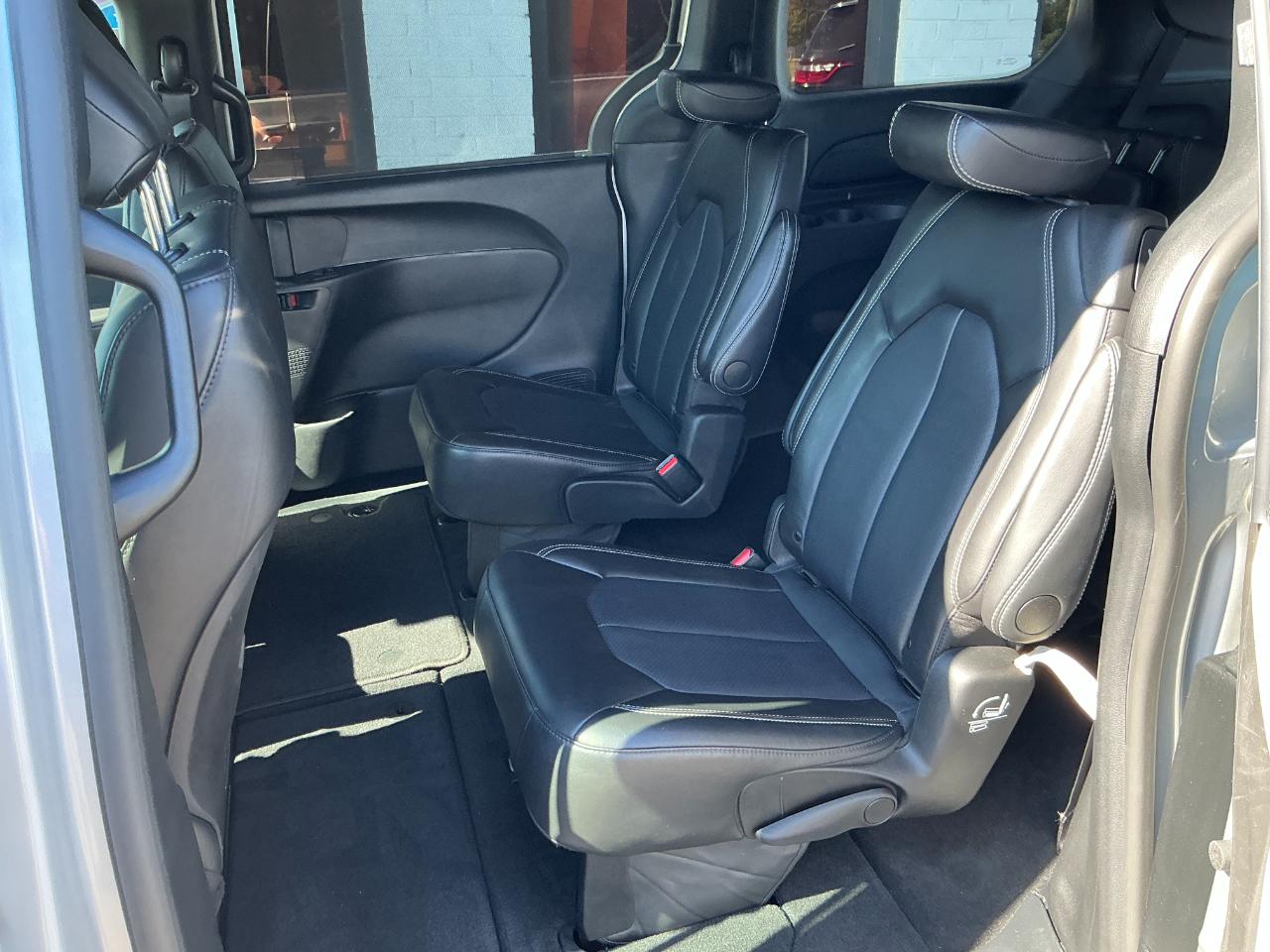 Chrysler Pacifica Select FWD 2026
