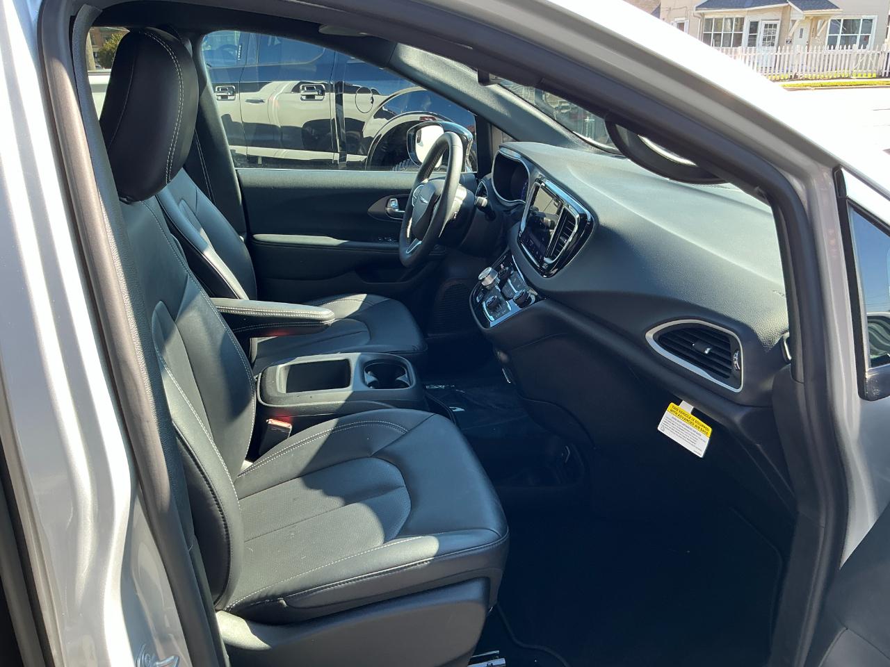 Chrysler Pacifica Select FWD 2026