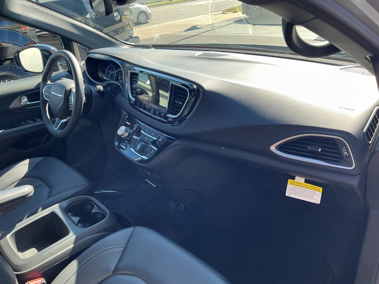 Chrysler Pacifica Select FWD 2026