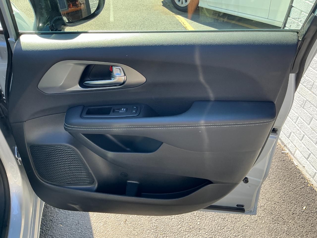 Chrysler Pacifica Select FWD 2026