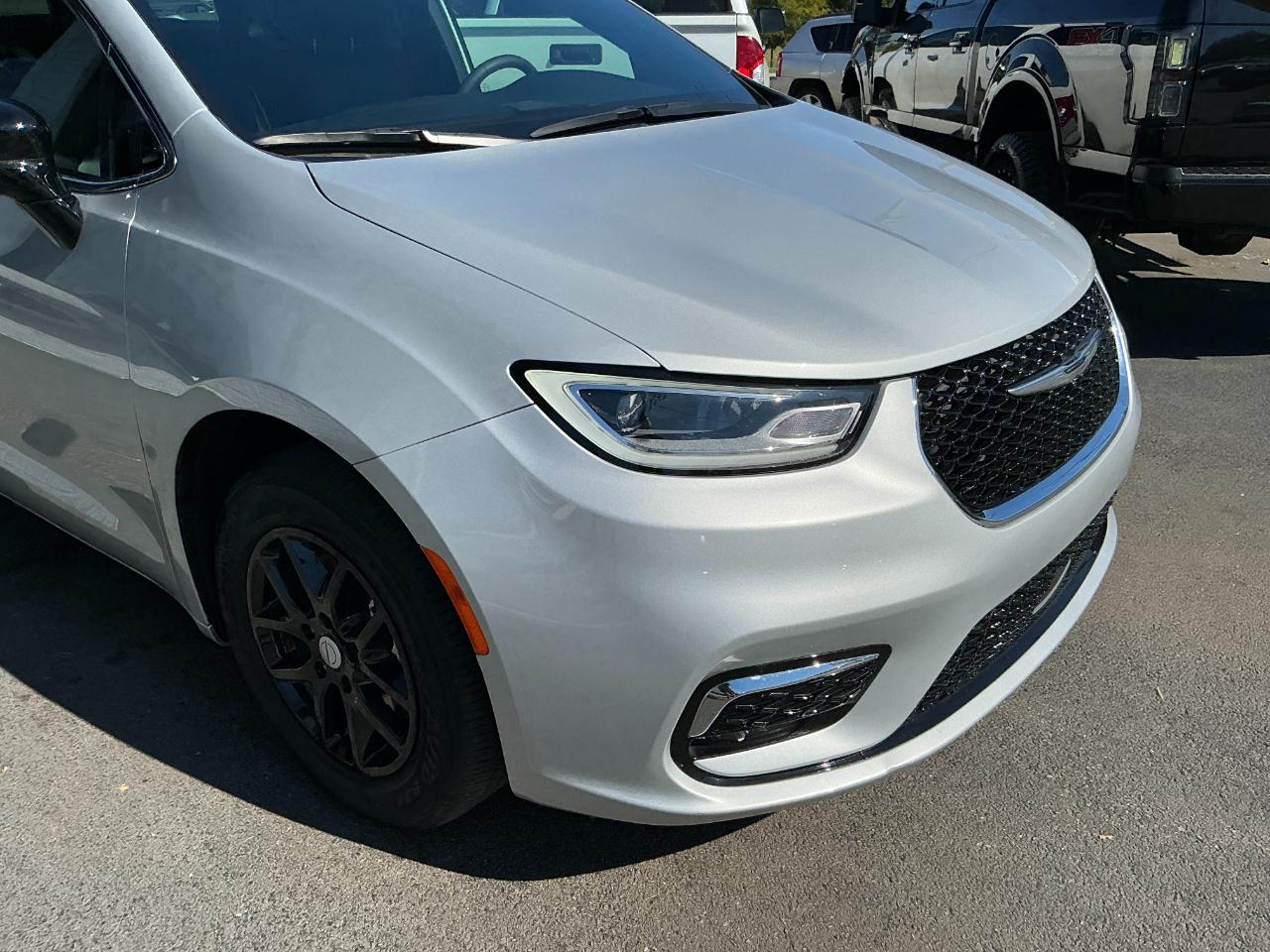 Chrysler Pacifica Select FWD 2026
