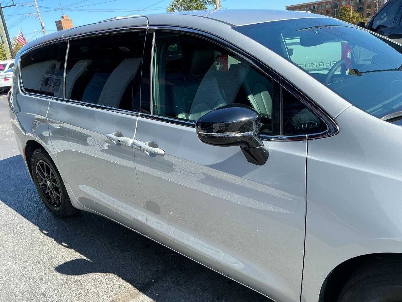 Chrysler Pacifica Select FWD 2026