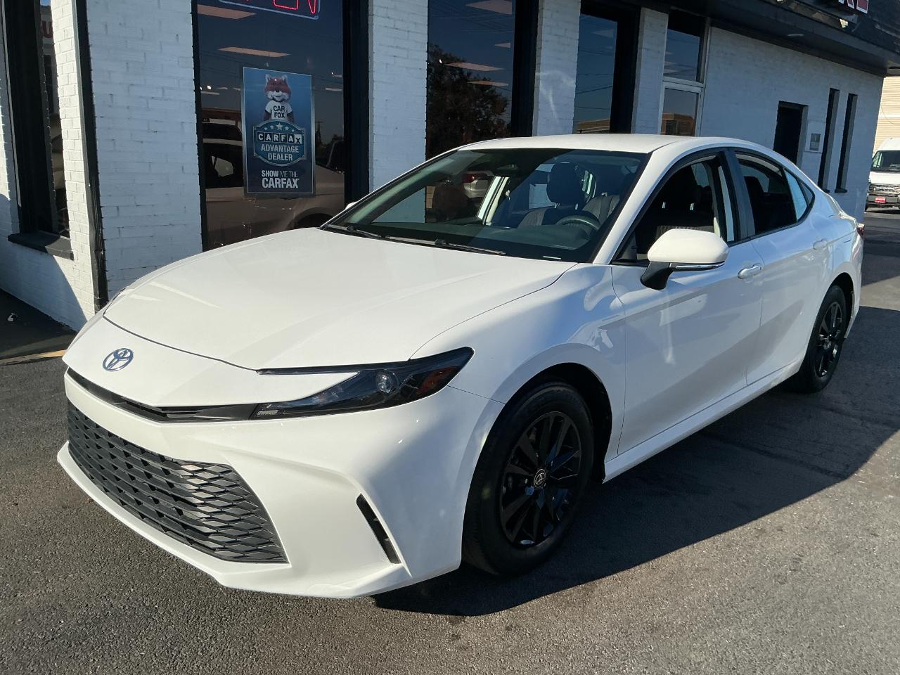 Toyota Camry LE (Natl) 2025