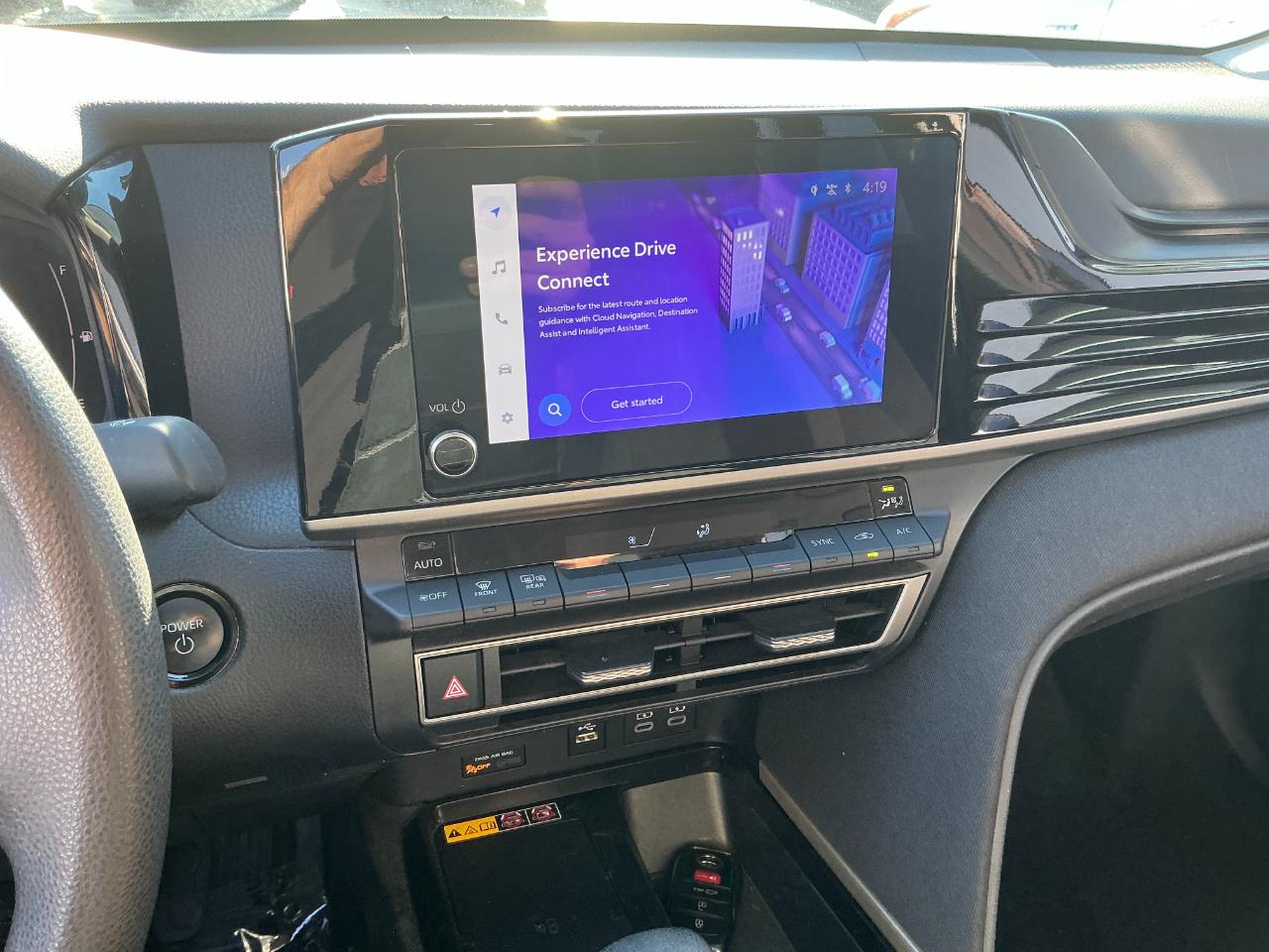 Toyota Camry LE (Natl) 2025