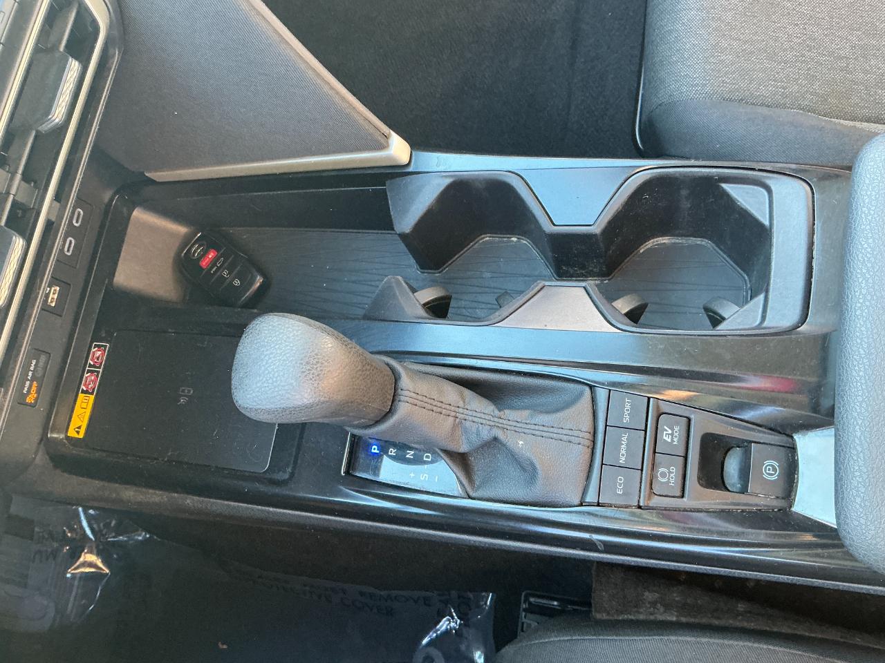 Toyota Camry LE (Natl) 2025
