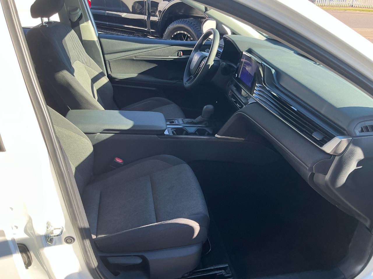 Toyota Camry LE (Natl) 2025