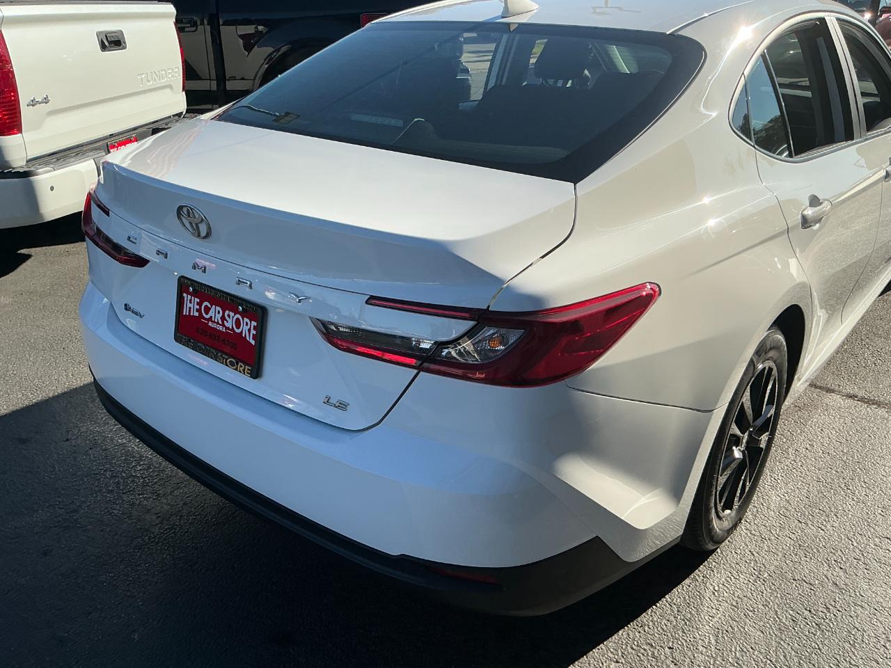 Toyota Camry LE (Natl) 2025