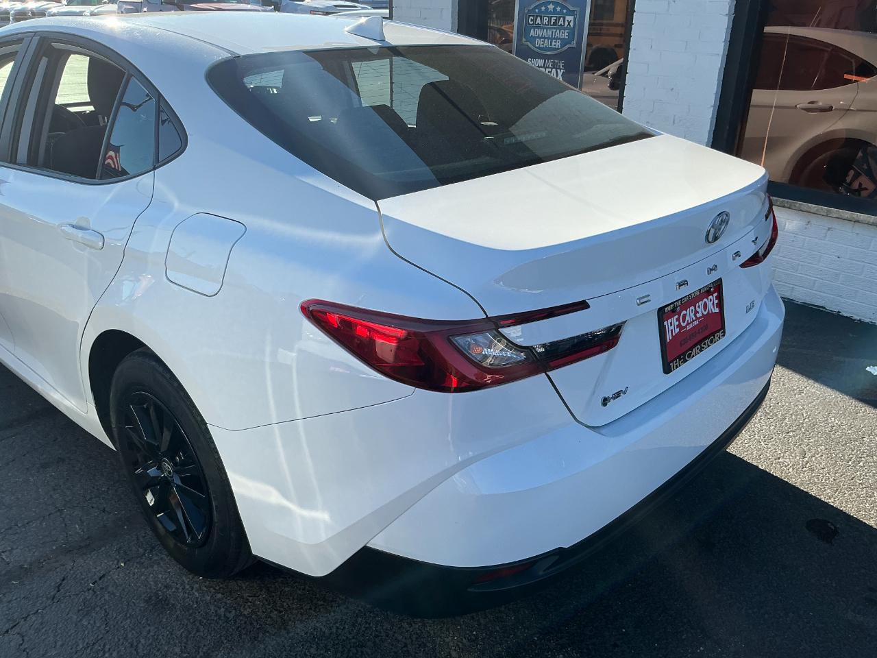 Toyota Camry LE (Natl) 2025