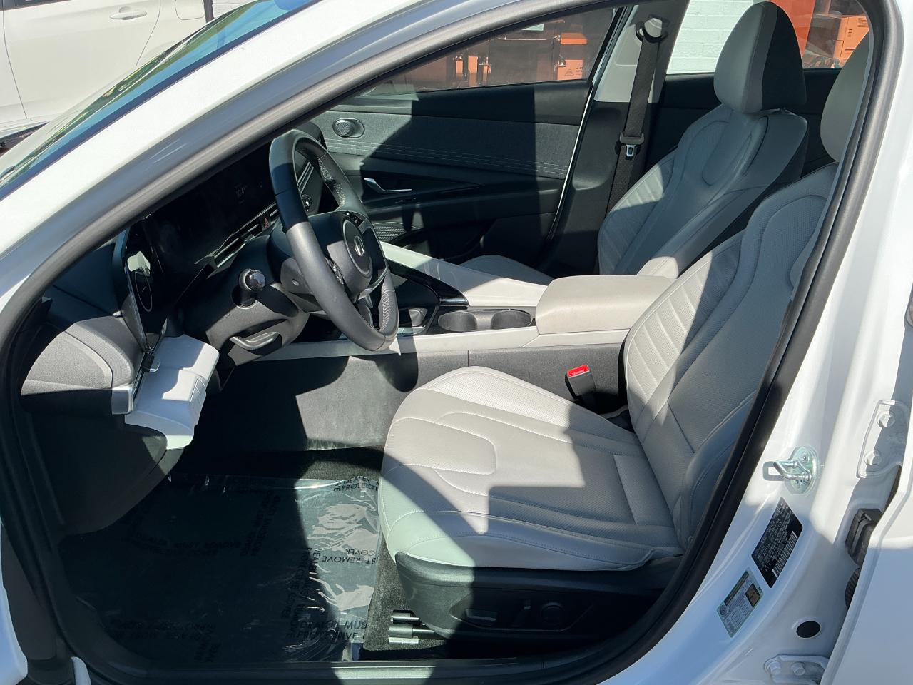 Hyundai Elantra Limited IVT 2025